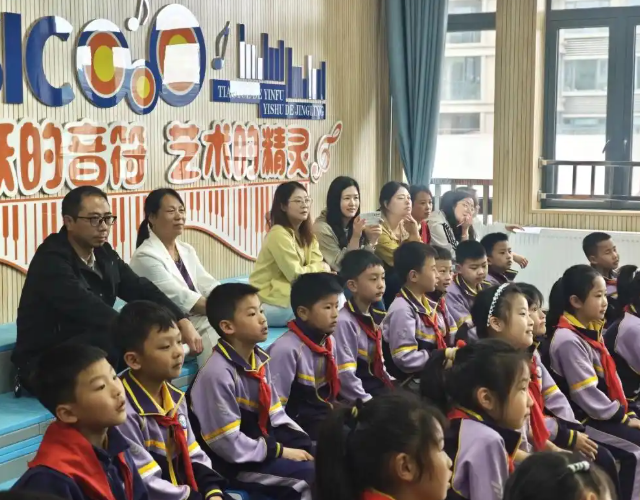 营造出积极有序的学习气氛学生在讲堂中主动参与乐于表达 营造出积极有序的学习气氛学生在讲堂中主动参与乐于表达