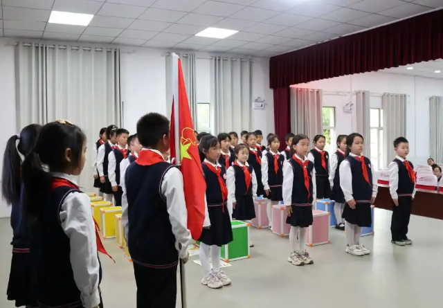 三堂课立足三阶段四环节结构化育人系统充分调动学生自动参与 三堂课立足三阶段四环节结构化育人系统充分调动学生自动参与